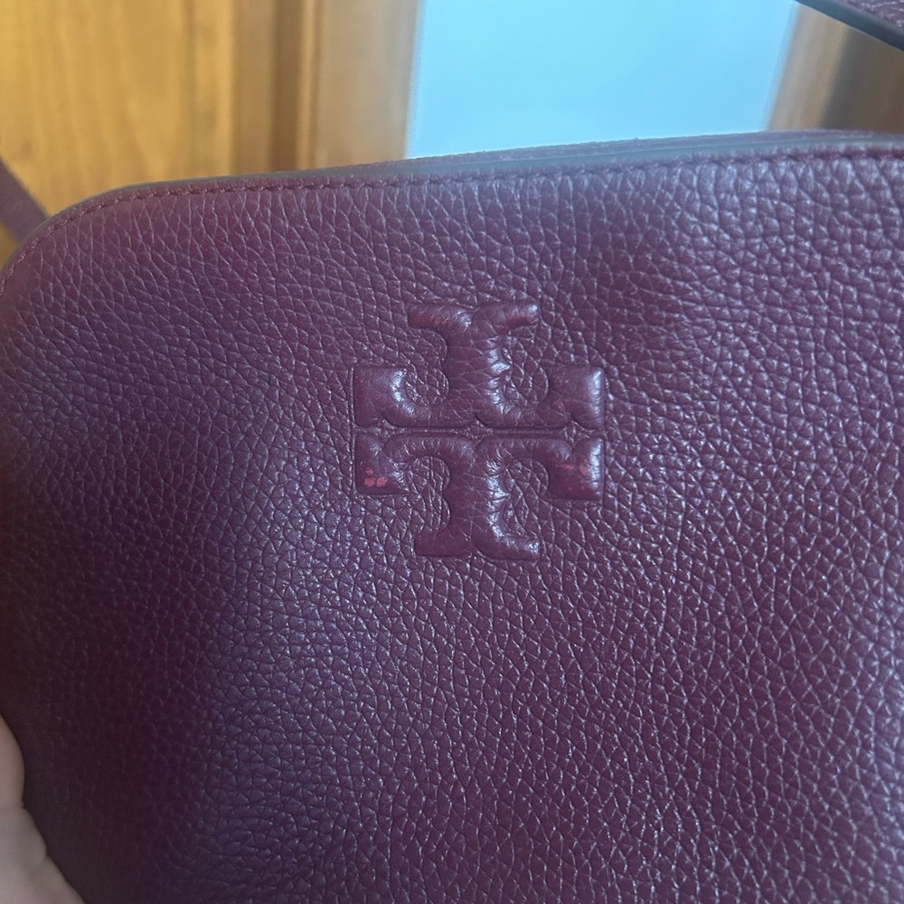 Tory Burch Camera Bag crossbody purse. Burgundy. Pebbled leather.